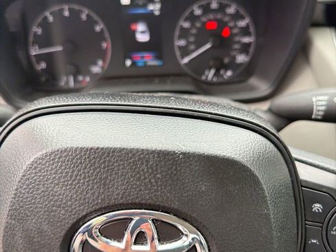 Used 2025 Toyota Corolla LE FWD image 34