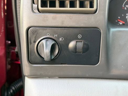 Used 2004 Ford F250 XLT image 12