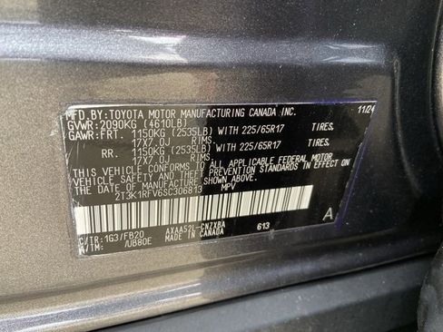 Used 2025 Toyota RAV4 LE image 32