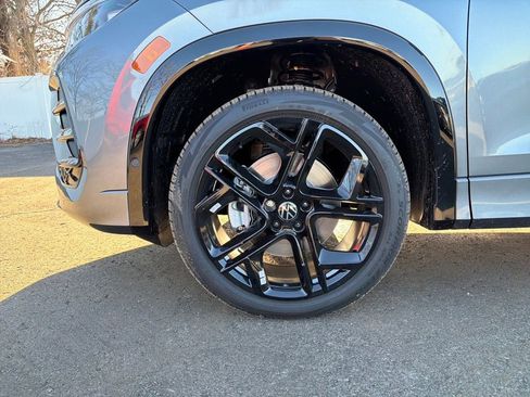 New 2026 Volkswagen Tiguan SE R-Line image 29