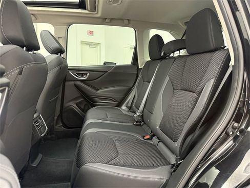 Used 2023 Subaru Forester Premium image 27