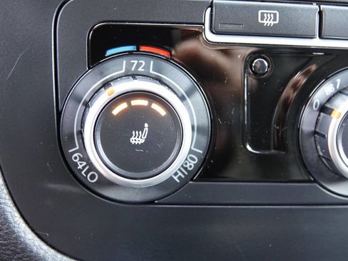 Used 2010 Volkswagen Jetta Limited Edition FWD image 7