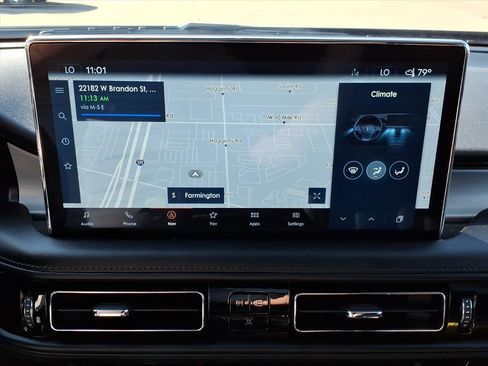 Used 2023 Lincoln Nautilus Standard w/ Premium Package image 15