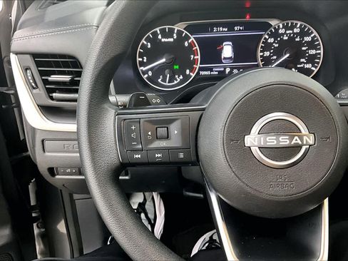 Used 2024 Nissan Rogue S FWD image 21