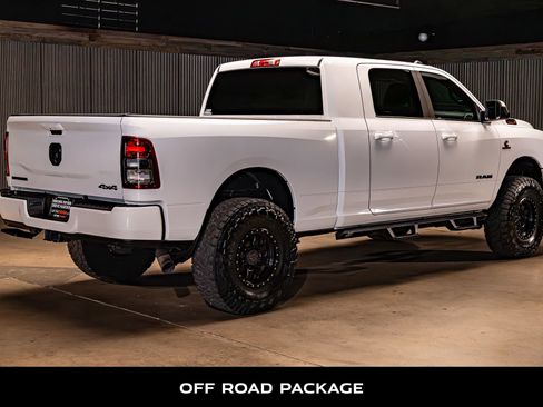 Used 2021 RAM 2500 Big Horn w/ Night Edition image 9