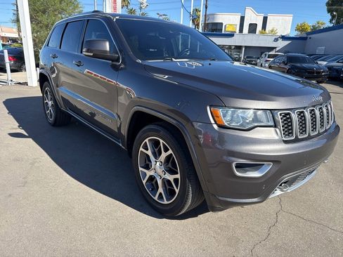 Used 2018 Jeep Grand Cherokee Limited image 1