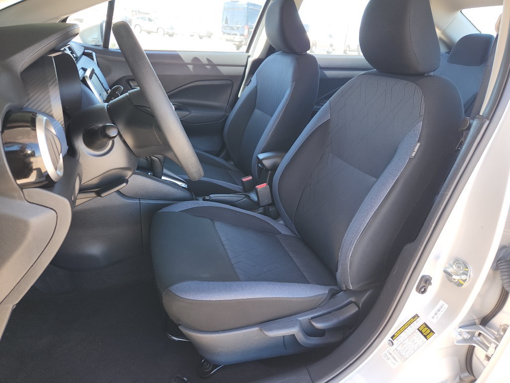 Used 2025 Nissan Versa SV FWD image 13
