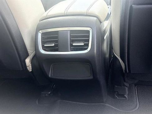Used 2025 Acura RDX SH-AWD image 23