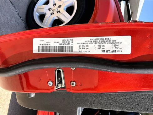 Used 2009 Dodge Caliber SXT FWD image 29