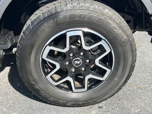 Used 2023 Ford Bronco Outer Banks AWD/4WD image 14