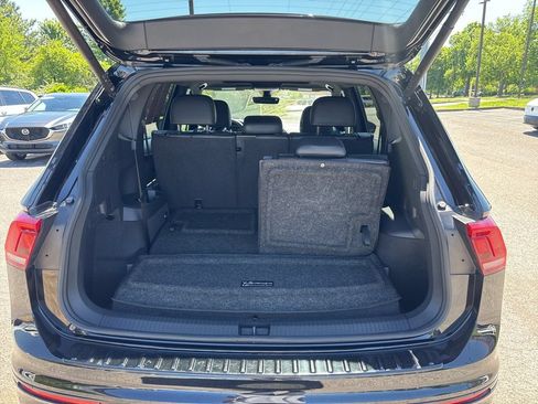 Used 2024 Volkswagen Tiguan SE R-Line FWD image 14