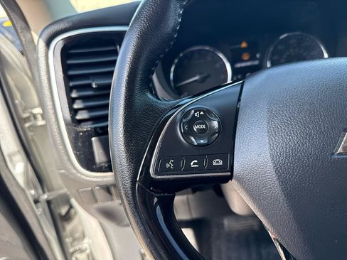 Used 2018 Mitsubishi Outlander SE FWD image 18