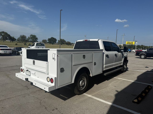 Used 2019 Ford F250 XL w/ Power Equipment Group AWD/4WD image 2