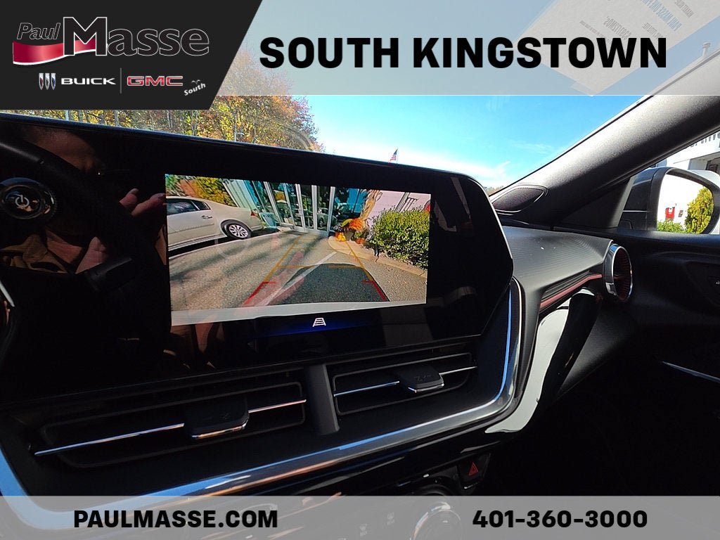 Used 2024 Chevrolet Trax RS w/ Sunroof Package FWD image 14