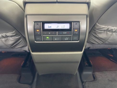 Used 2018 Lexus GX 460 Premium w/ Premium Package image 34