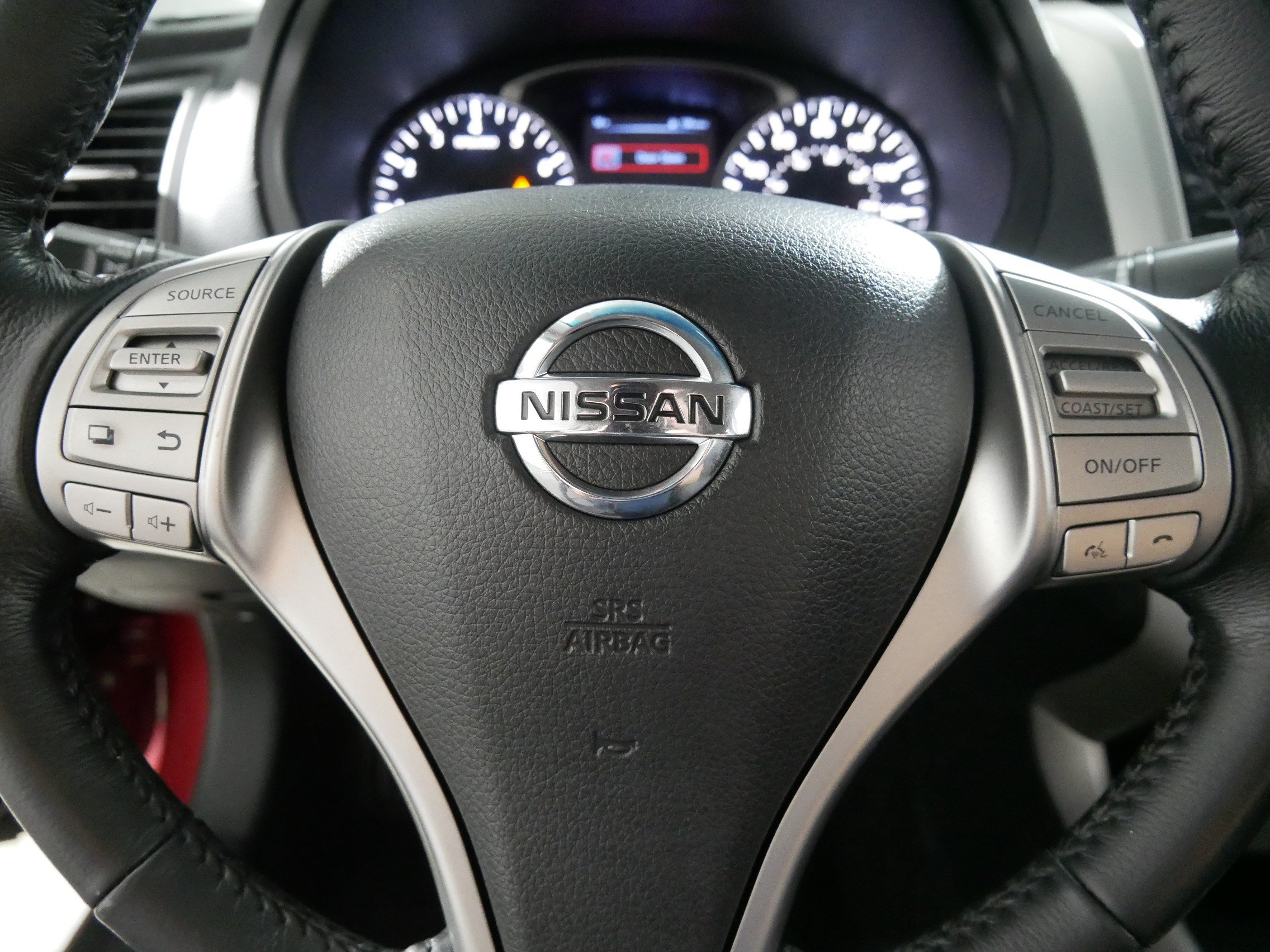 Used 2015 Nissan Altima 2.5 SV FWD image 25