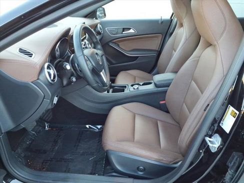 Used 2015 Mercedes-Benz GLA 250 4MATIC image 14