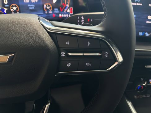 New 2025 Chevrolet Suburban Premier image 11