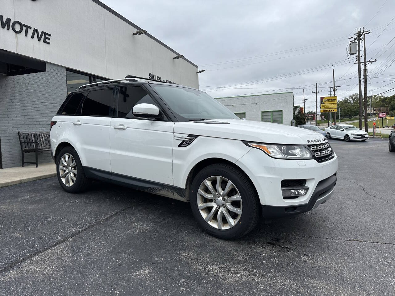 Used 2016 Land Rover Range Rover Sport HSE AWD/4WD image 4