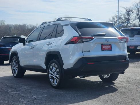 Used 2023 Toyota RAV4 XLE Premium FWD image 5