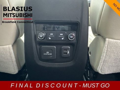 Used 2022 Buick Enclave Avenir image 27