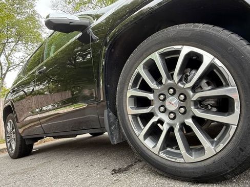 Used 2021 GMC Acadia Denali w/ Denali Ultimate Package AWD/4WD image 9