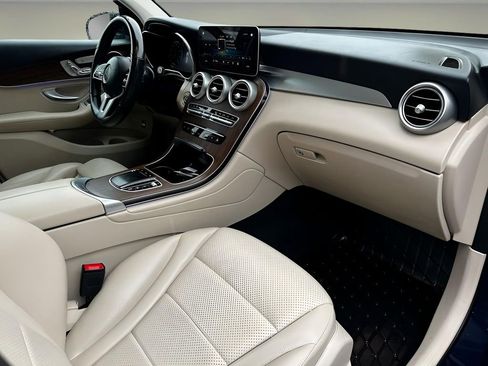 Used 2022 Mercedes-Benz GLC 300 4MATIC image 27