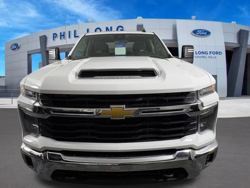 Used 2024 Chevrolet Silverado 3500 LT AWD/4WD image 8