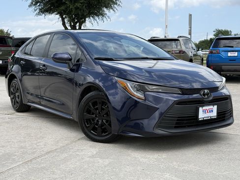 Used 2024 Toyota Corolla LE FWD image 2