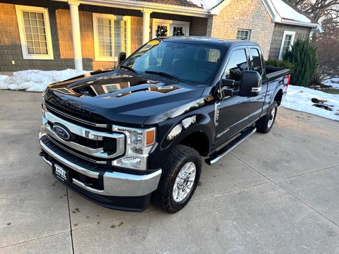 Used 2020 Ford F350 XLT w/ FX4 Off-Road Package image 27