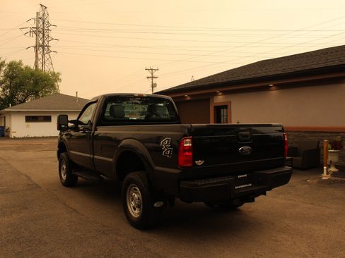 Used 2015 Ford F250 XL w/ Power Equipment Group AWD/4WD image 8
