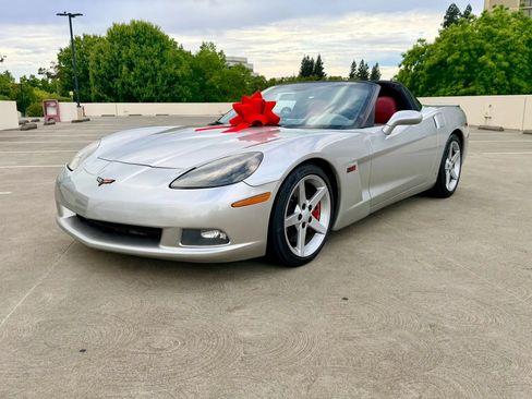 Used 2007 Chevrolet Corvette Coupe w/ Preferred Equipment Group RWD image 12