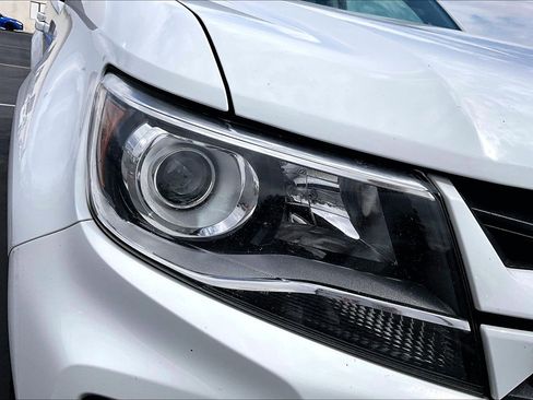 Used 2022 Chevrolet Colorado LT w/ Luxury Package image 9