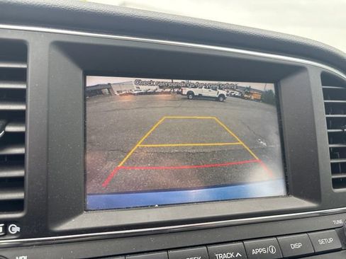 Used 2017 Hyundai Elantra SE FWD image 21