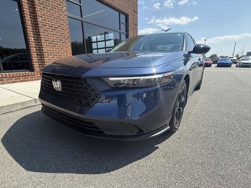 Used 2025 Honda Accord SE image 26