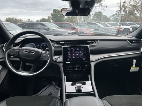 New 2025 Jeep Grand Cherokee Altitude image 56