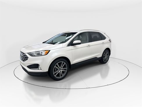 Used 2019 Ford Edge Titanium image 4
