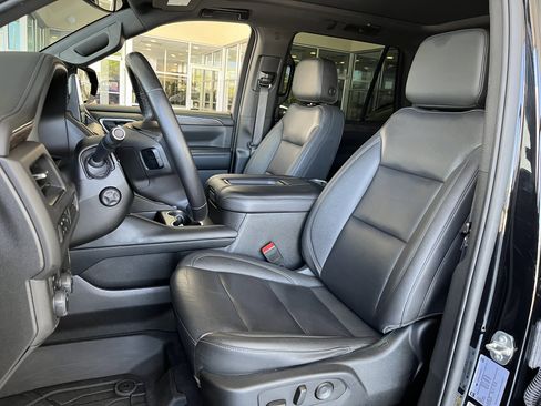 Used 2022 Chevrolet Tahoe LT w/ Luxury Package image 2