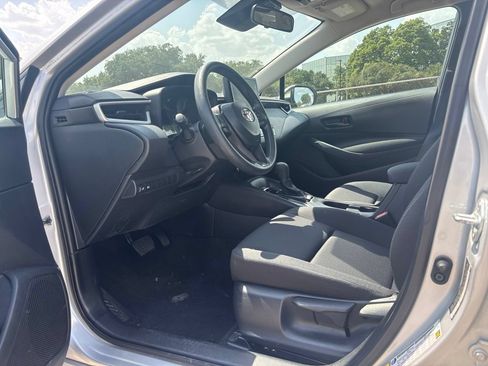 Used 2025 Toyota Corolla LE FWD image 7
