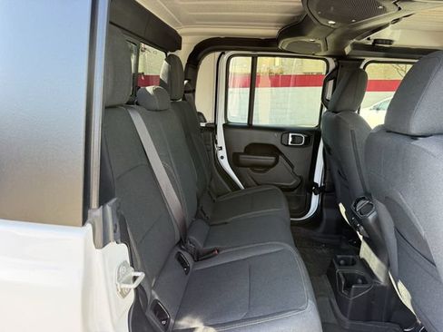 Used 2024 Jeep Gladiator Sport AWD/4WD image 30