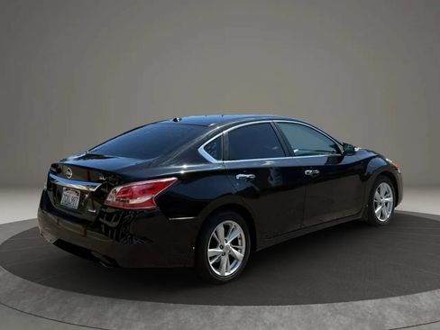 Used 2013 Nissan Altima 2.5 SL FWD image 6