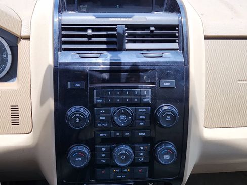 Used 2011 Ford Escape Limited w/ 302A Rapid Spec Order Code FWD image 15