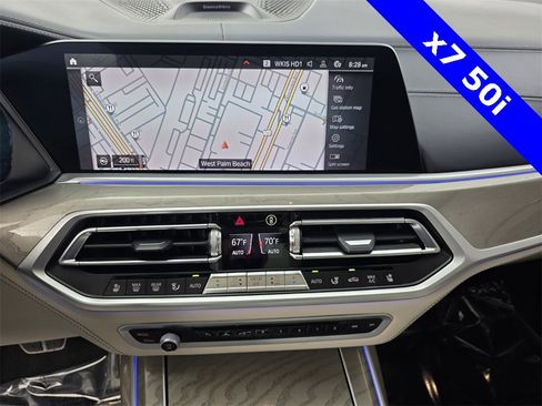 Used 2022 BMW X7 M50i w/ Dynamic Handling Package image 25