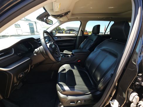 Used 2021 Jeep Grand Cherokee L Limited AWD/4WD image 18