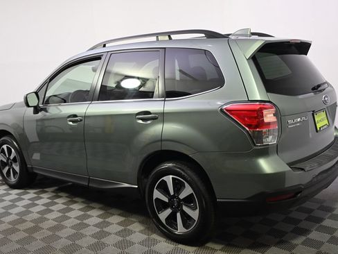 Used 2017 Subaru Forester 2.5i Limited w/ Popular Package #2 AWD/4WD image 3