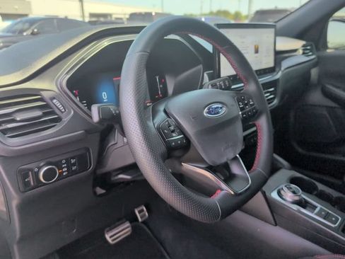 Used 2023 Ford Escape ST-Line w/ Tech Pack #1 FWD image 11