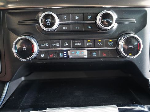 Used 2022 Ford F150 Raptor w/ Equipment Group 801A High AWD/4WD image 20