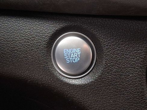 Used 2019 Hyundai Santa Fe SEL image 23