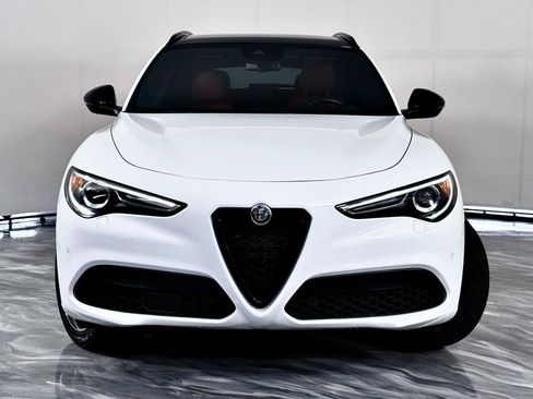 Used 2023 Alfa Romeo Stelvio Veloce AWD/4WD image 7