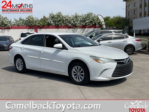 Used 2016 Toyota Camry LE image 1